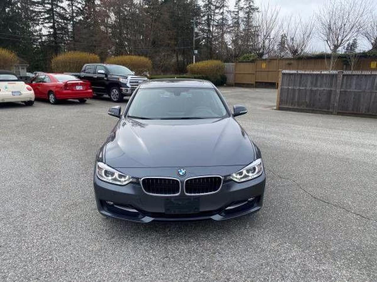 2015 BMW 3 Series 320i xDrive - Photo #2