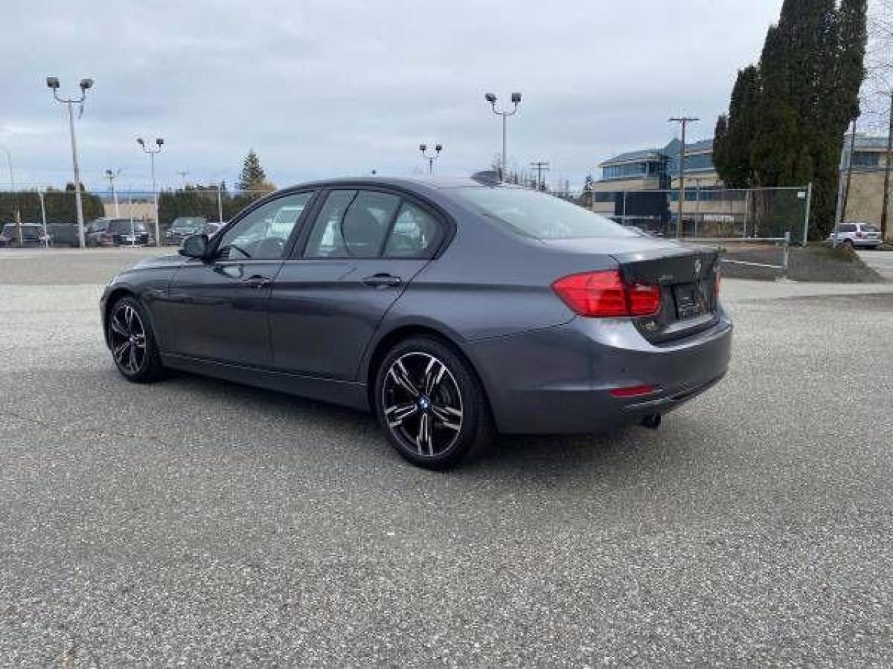 2015 BMW 3 Series 320i xDrive - Photo #5