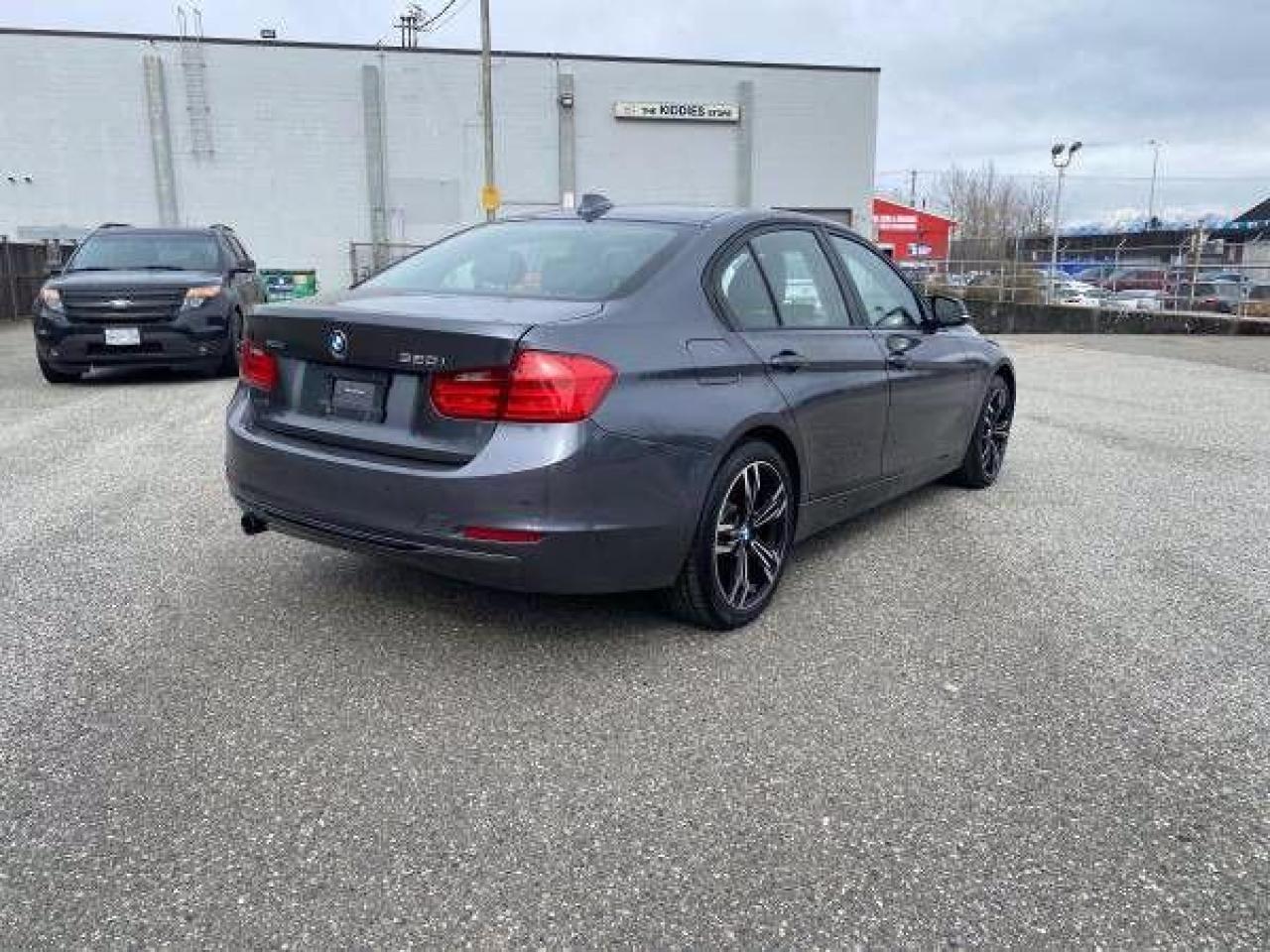 2015 BMW 3 Series 320i xDrive - Photo #7
