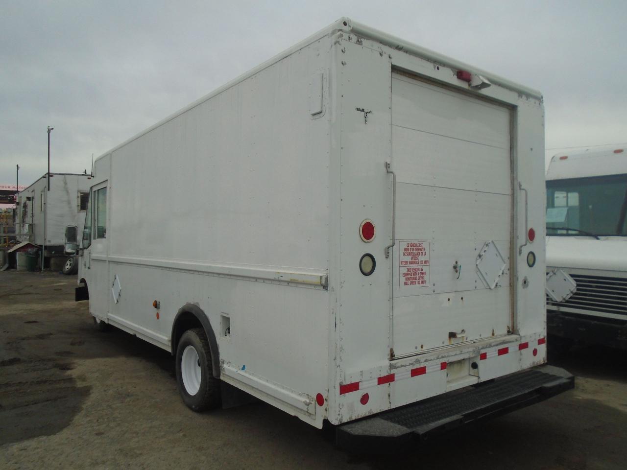 2008 Freightliner MT45 18 FOOT STEPHAN - Photo #2