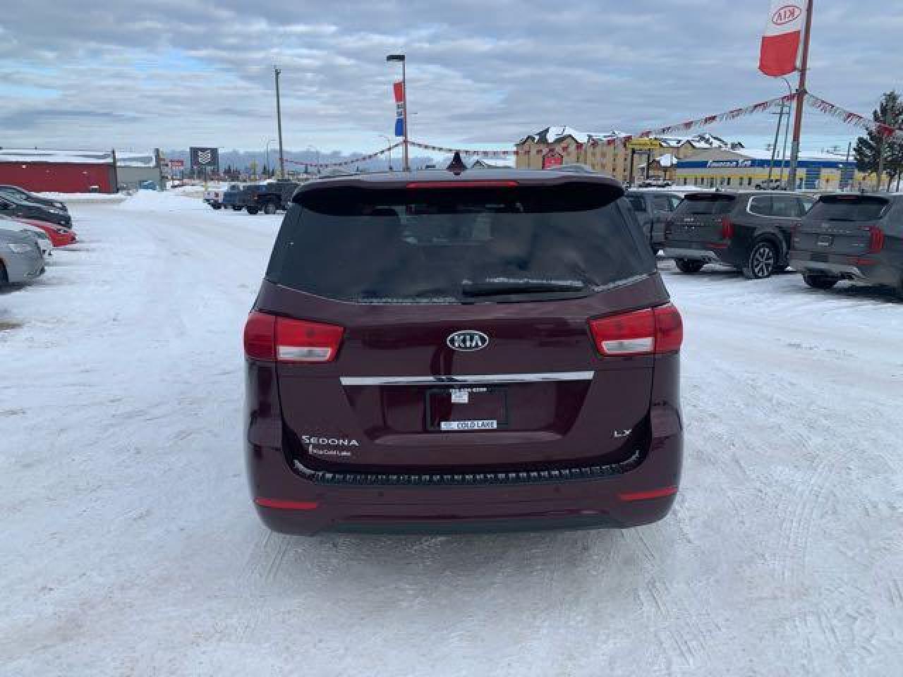 2018 Kia Sedona LX Photo3