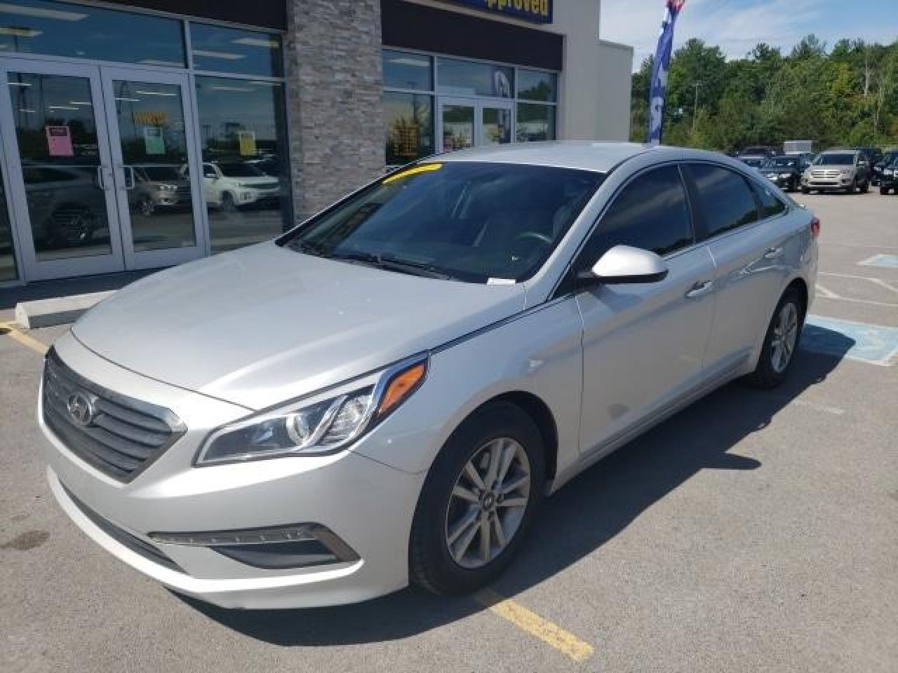 Used 2015 Hyundai Sonata GL for sale in Trenton, ON