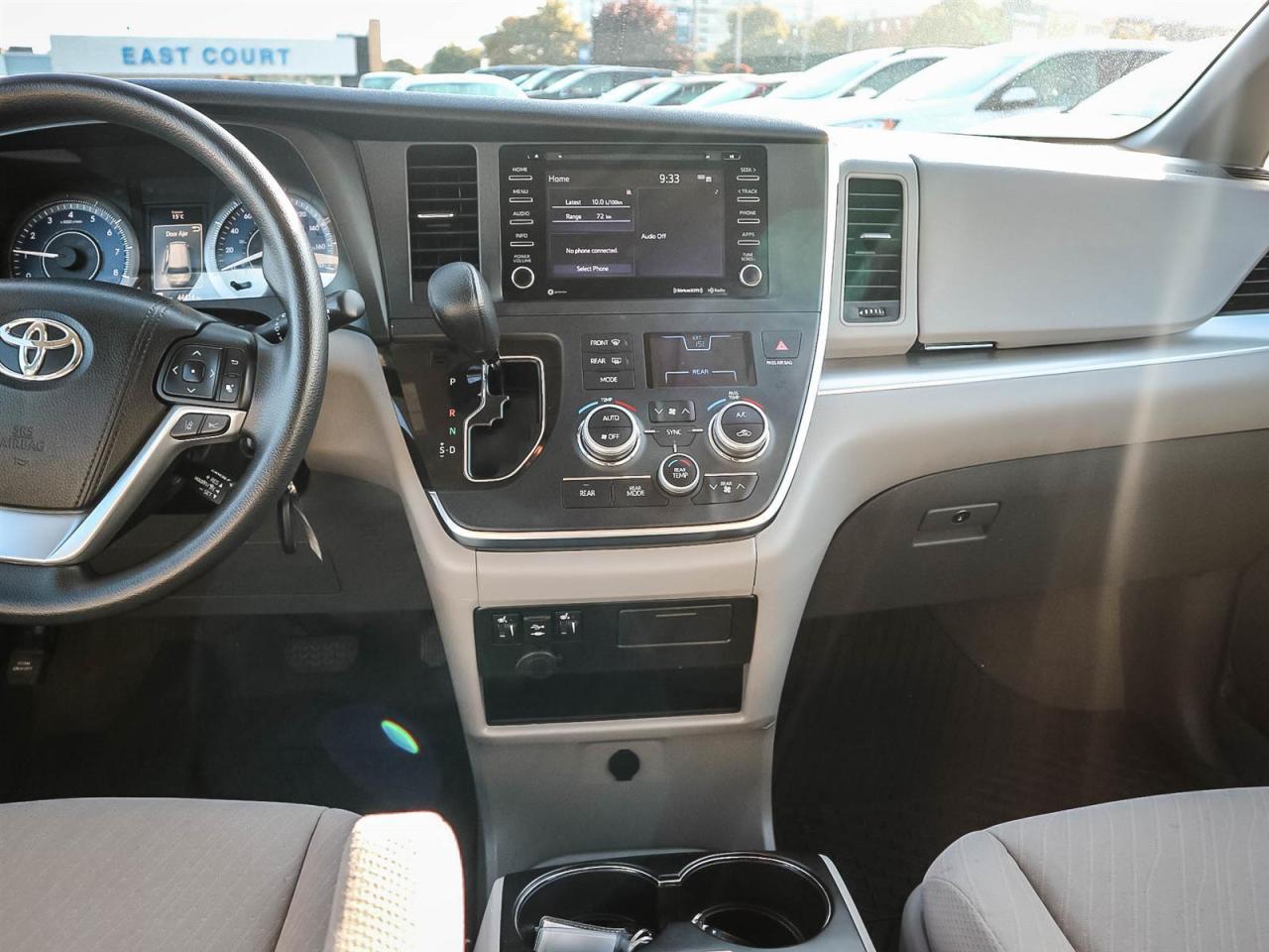 2018 Toyota Sienna LE| LOW KM| SCREEN| REMOTE CTRL REAR DOORS|AUTO TEMP Photo
