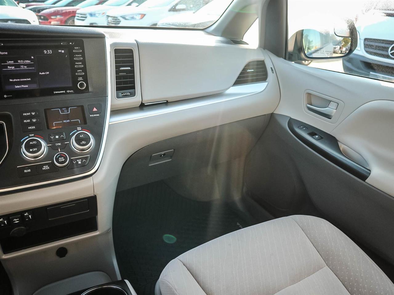 2018 Toyota Sienna LE| LOW KM| SCREEN| REMOTE CTRL REAR DOORS|AUTO TEMP Photo