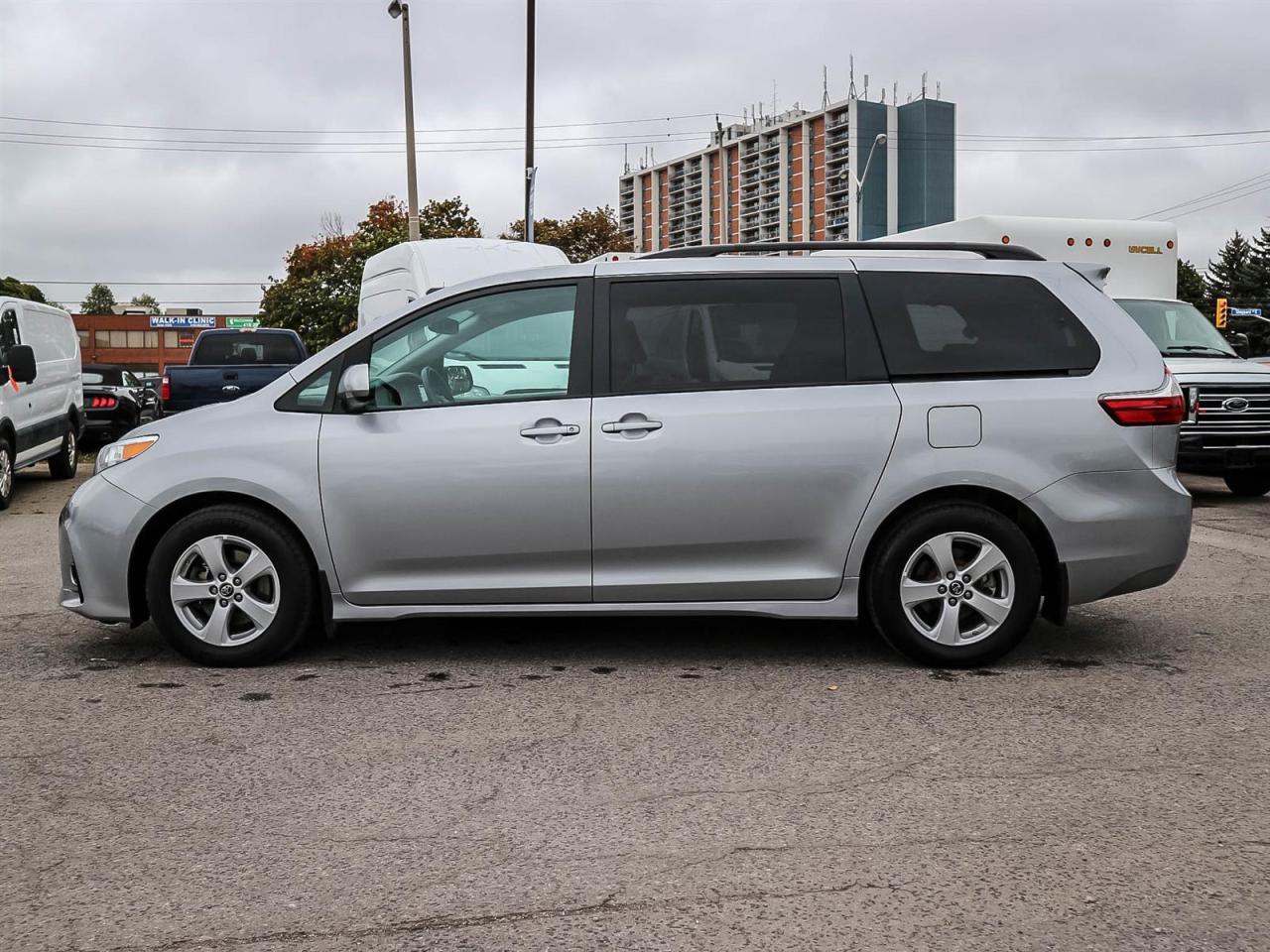 2018 Toyota Sienna LE| LOW KM| SCREEN| REMOTE CTRL REAR DOORS|AUTO TEMP Photo