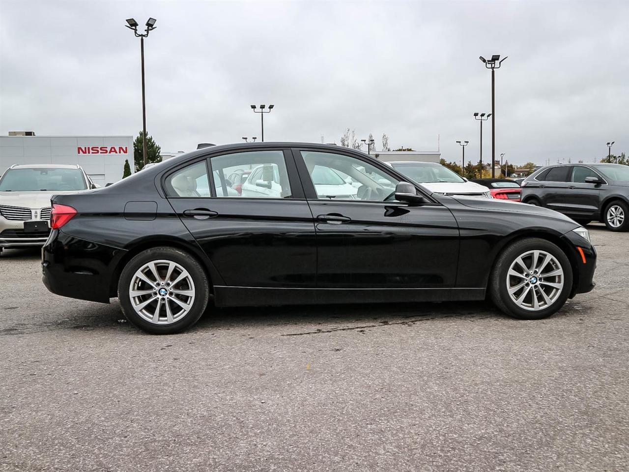 2016 BMW 320i AWD(xDRIVE) | LEATHER| 2.0L TURBO| AUTO ON/OFF Photo