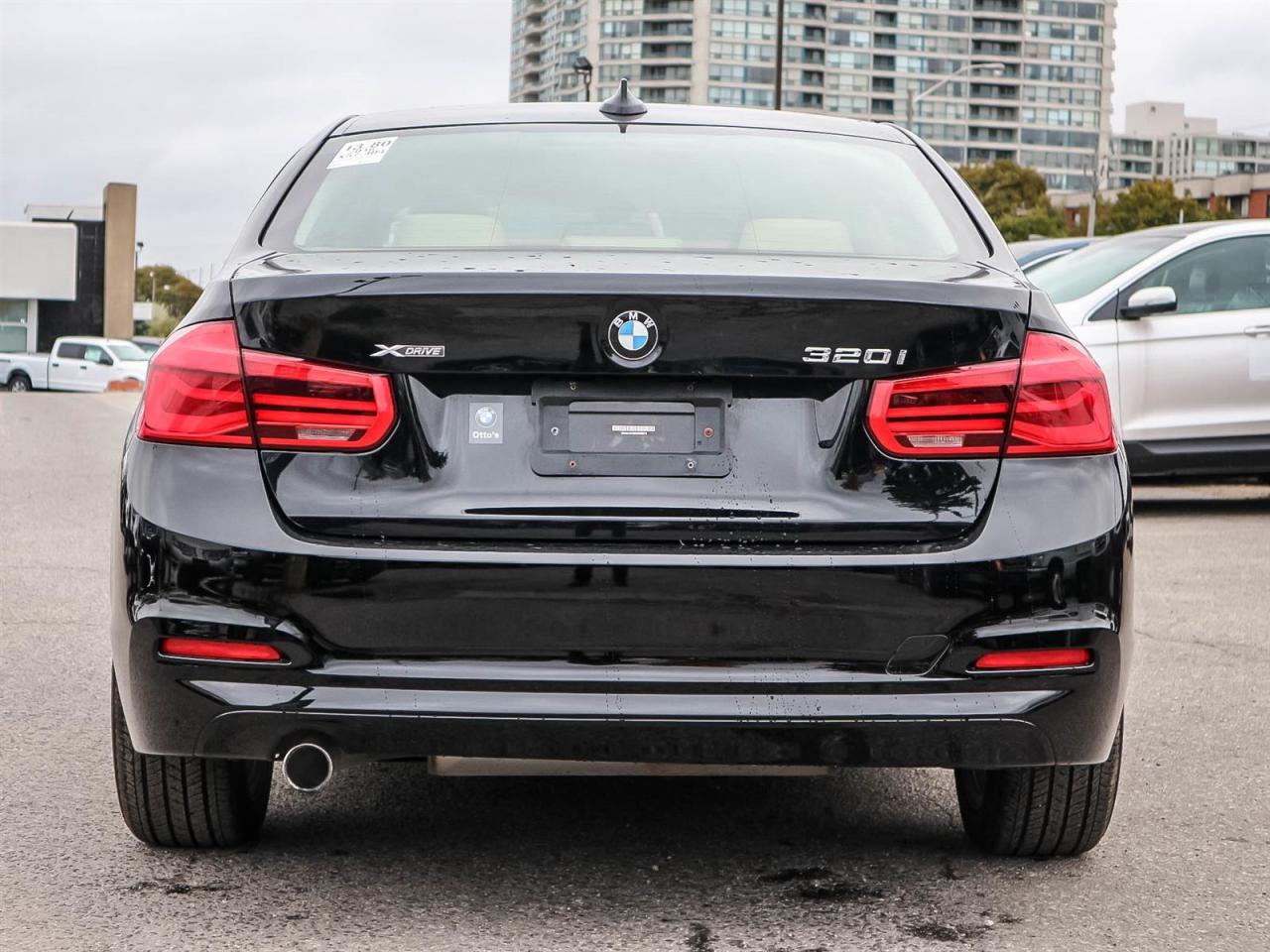 2016 BMW 320i AWD(xDRIVE) | LEATHER| 2.0L TURBO| AUTO ON/OFF Photo