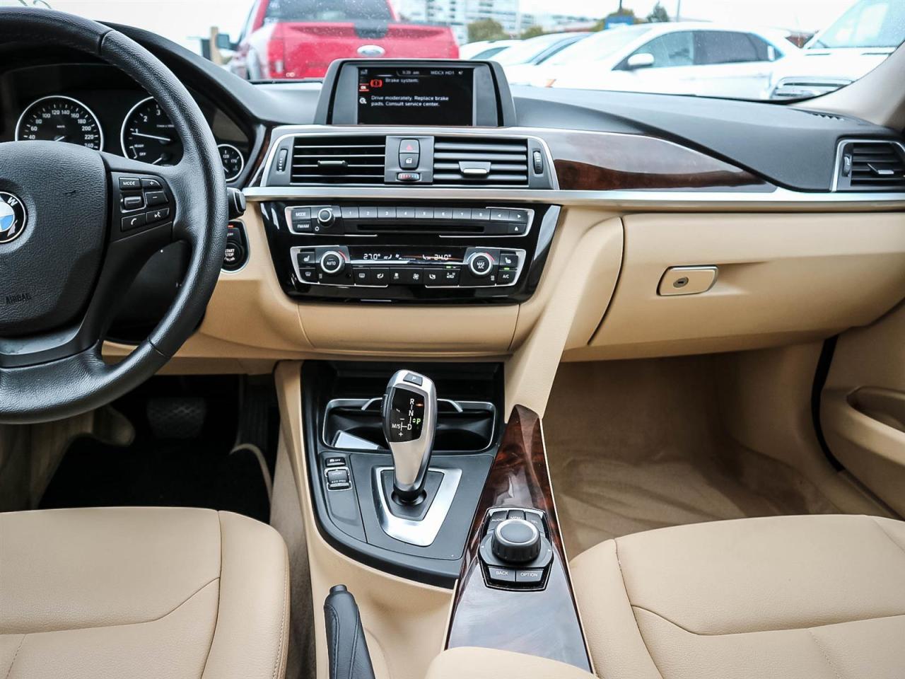 2016 BMW 320i AWD(xDRIVE) | LEATHER| 2.0L TURBO| AUTO ON/OFF Photo