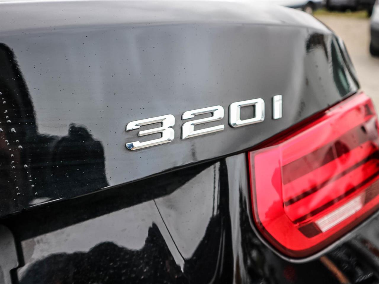 2016 BMW 320i AWD(xDRIVE) | LEATHER| 2.0L TURBO| AUTO ON/OFF Photo