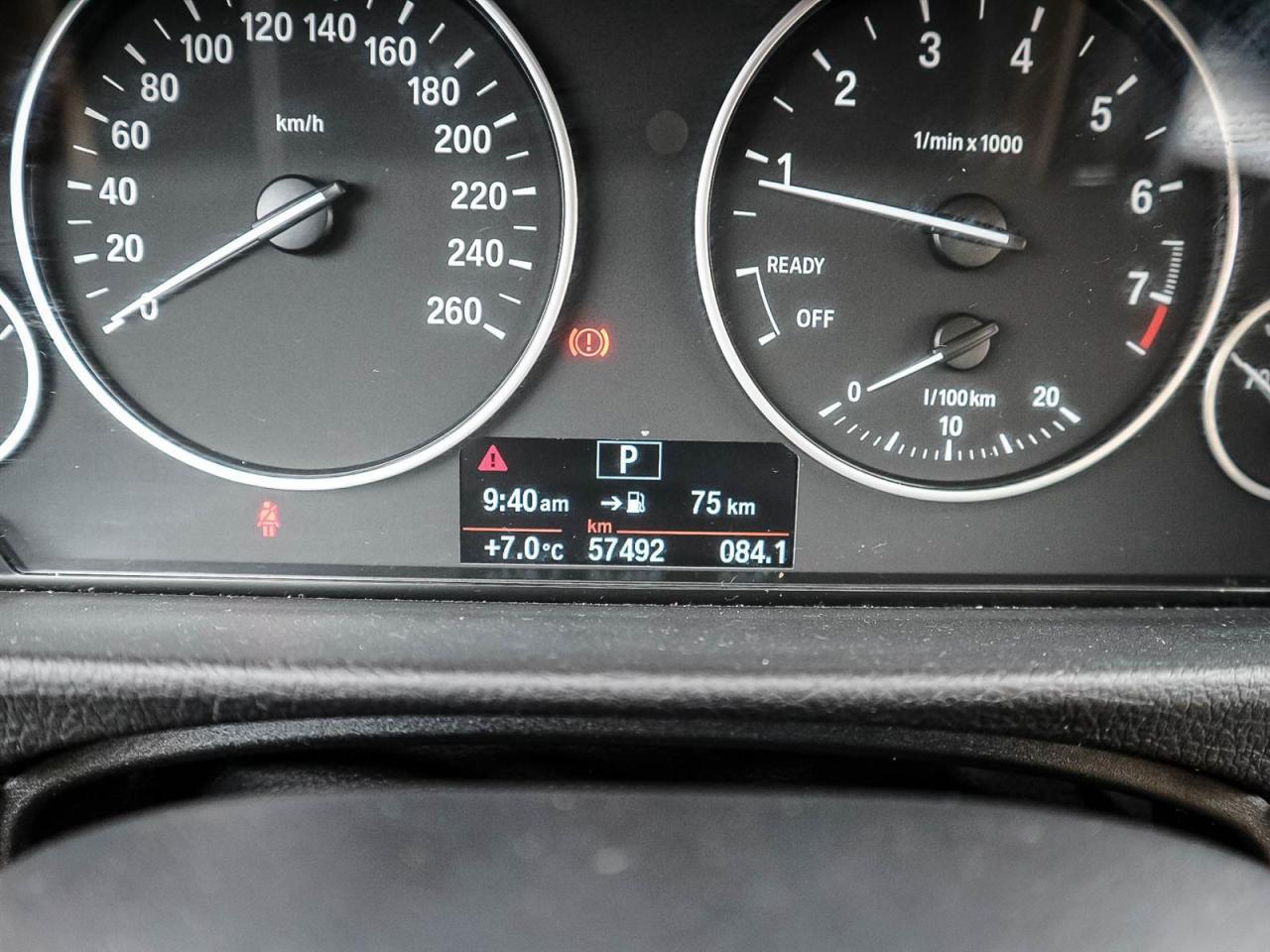 2016 BMW 320i AWD(xDRIVE) | LEATHER| 2.0L TURBO| AUTO ON/OFF Photo