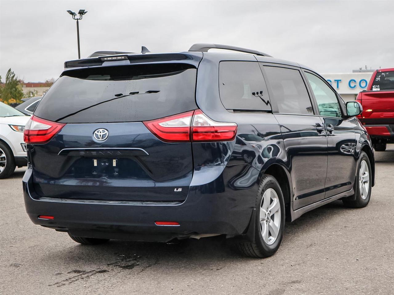 2018 Toyota Sienna LE| LOW KM| SCREEN| REMOTE CTRL REAR DOORS|AUTO TEMP Photo4