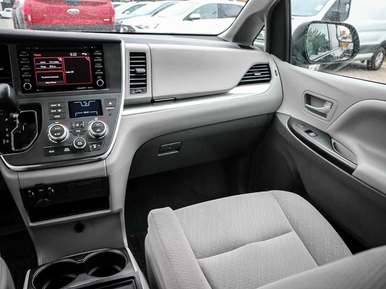 2018 Toyota Sienna LE| LOW KM| SCREEN| REMOTE CTRL REAR DOORS|AUTO TEMP Photo