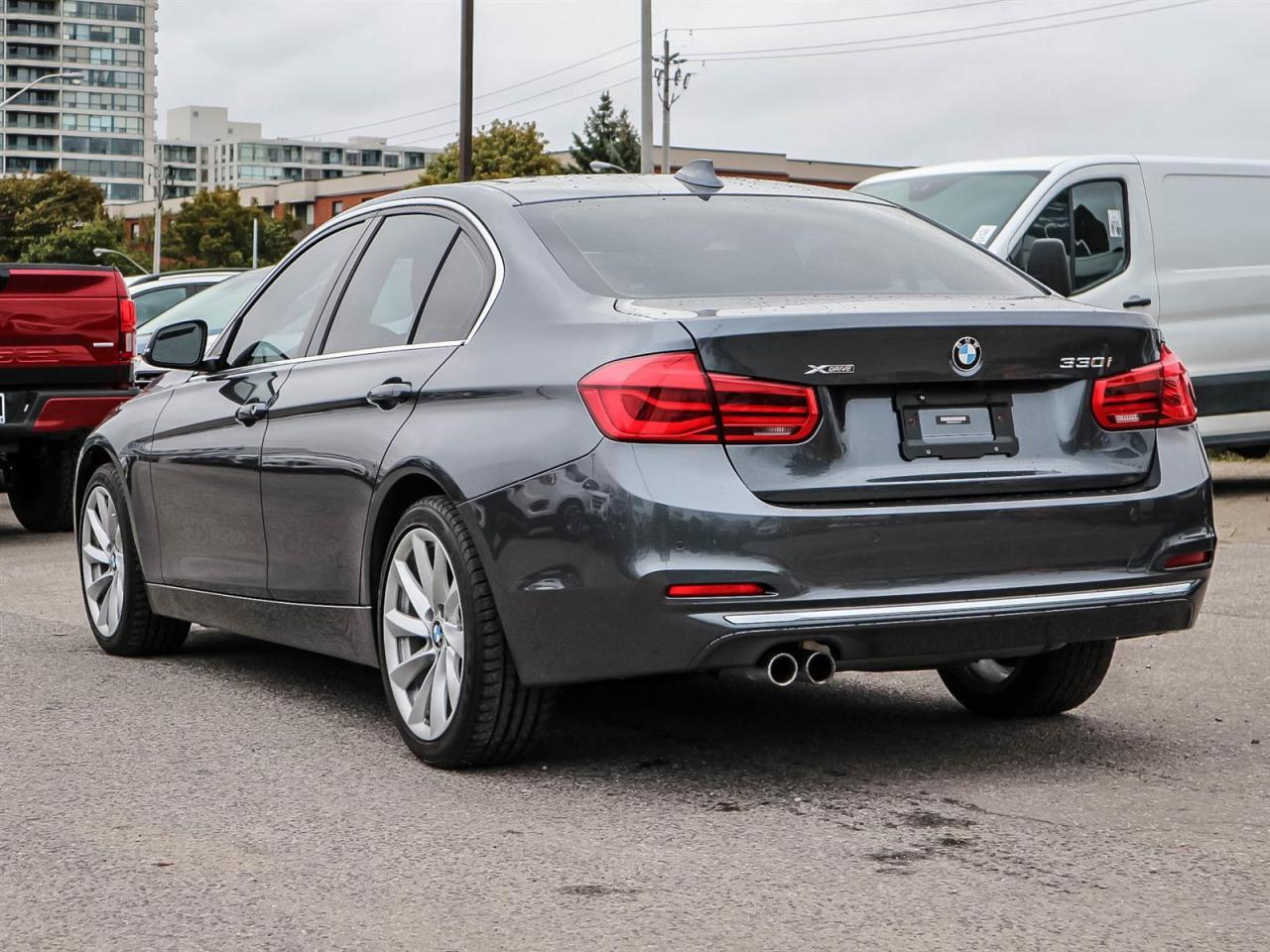 2017 BMW 330i xDrive| NAV| ROOF| BMW ASSIST|REV CAM Photo
