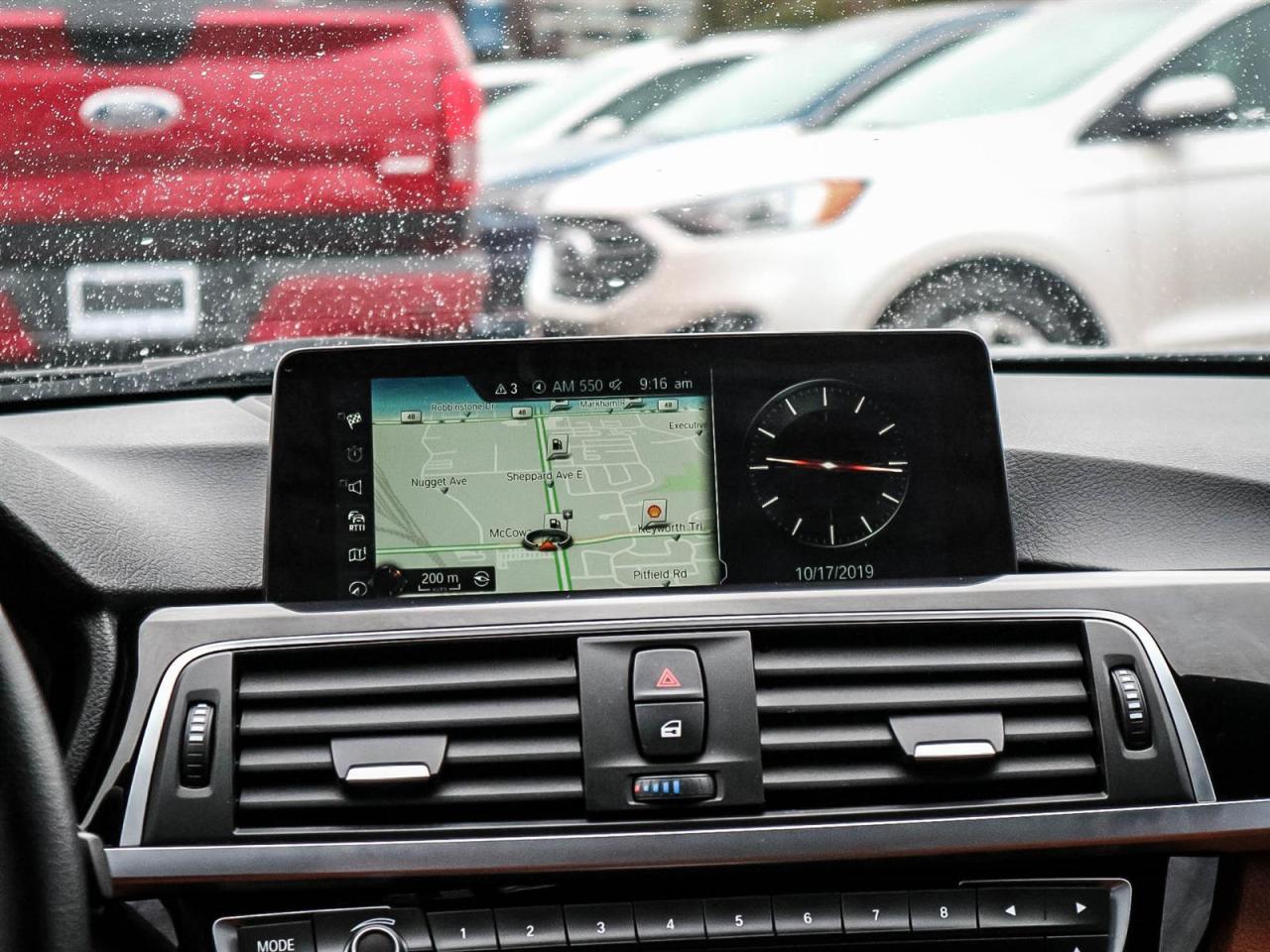 2017 BMW 330i xDrive| NAV| ROOF| BMW ASSIST|REV CAM Photo