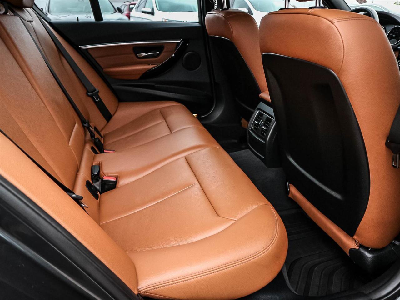 2017 BMW 330i xDrive| NAV| ROOF| BMW ASSIST|REV CAM Photo