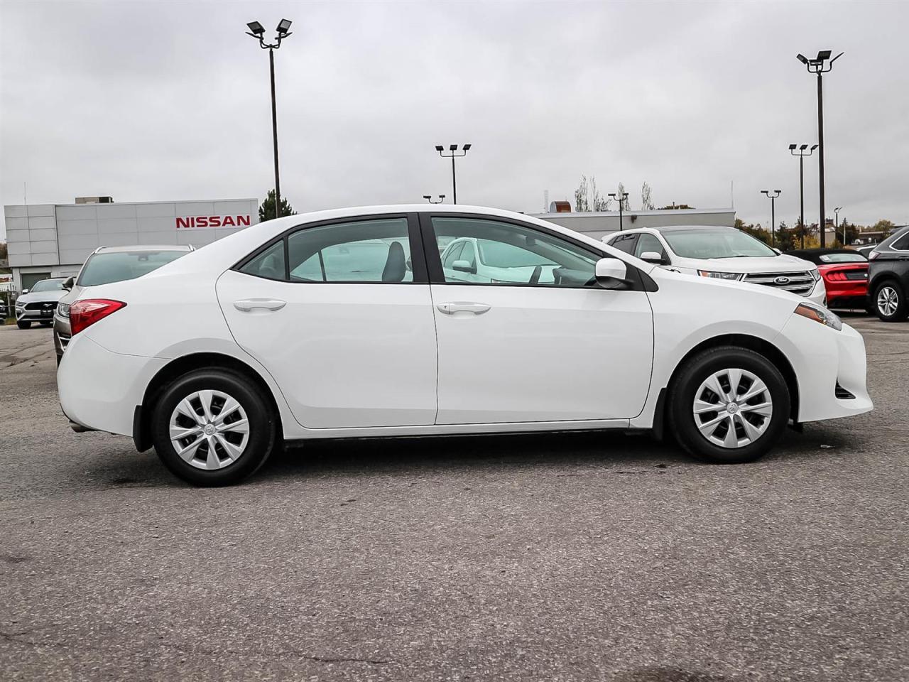2019 Toyota Corolla SE CVT| LOW KM| CLEAN TITLE| SCREEN| BLUETOOTH Photo