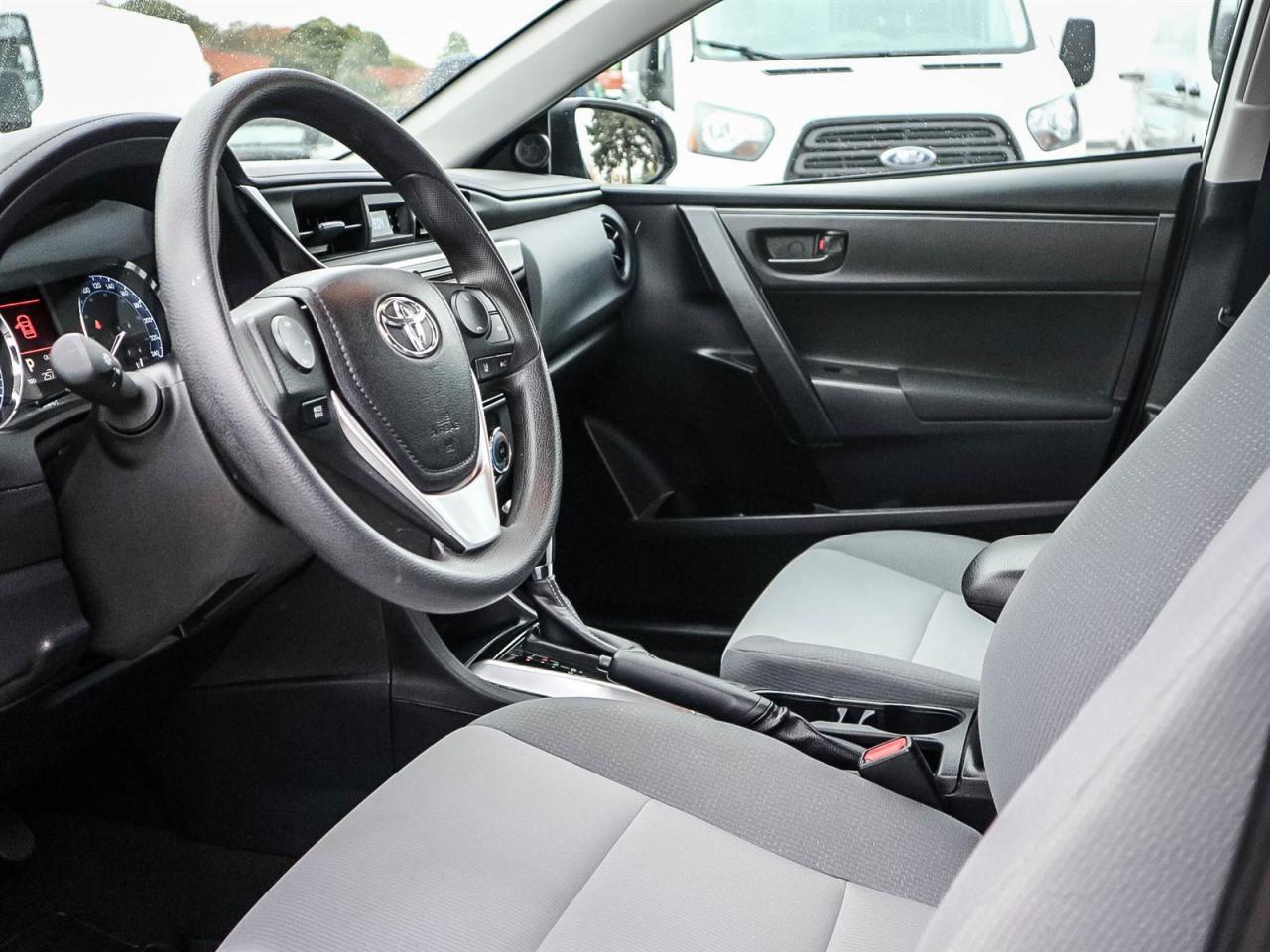 2019 Toyota Corolla SE CVT| LOW KM| CLEAN TITLE| SCREEN| BLUETOOTH Photo