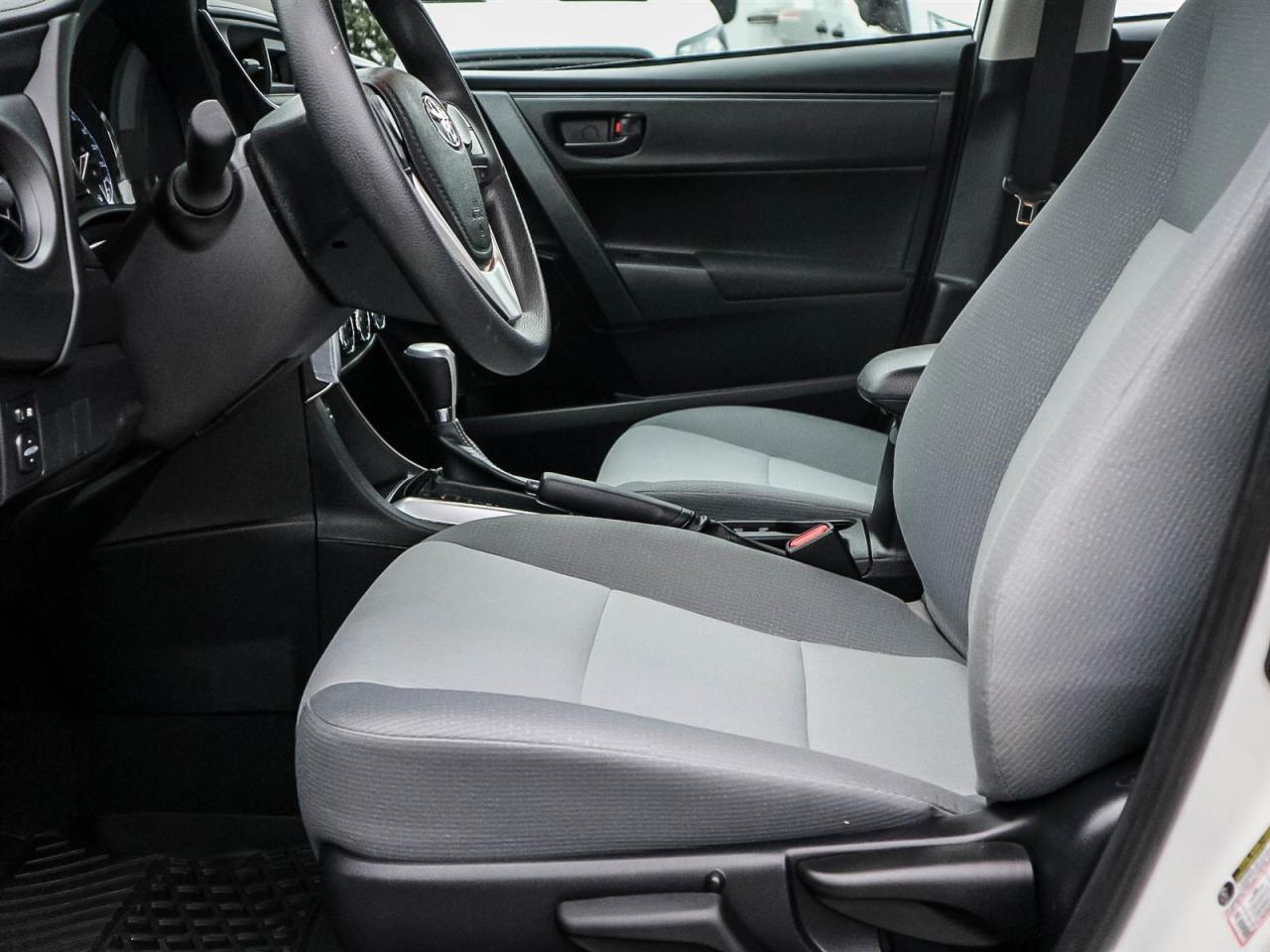 2019 Toyota Corolla SE CVT| LOW KM| CLEAN TITLE| SCREEN| BLUETOOTH Photo