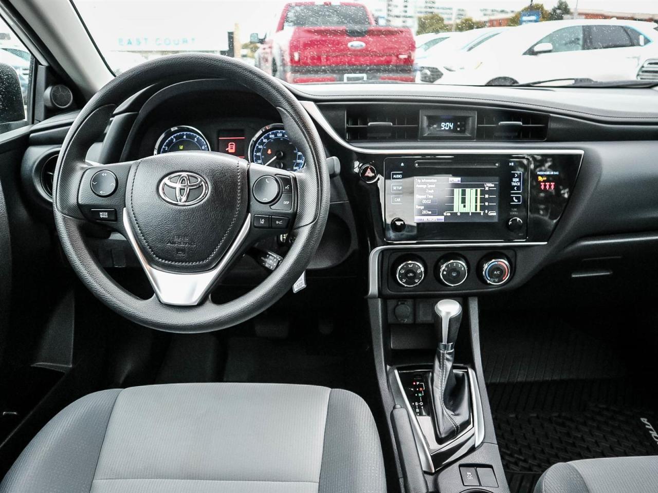 2019 Toyota Corolla SE CVT| LOW KM| CLEAN TITLE| SCREEN| BLUETOOTH Photo