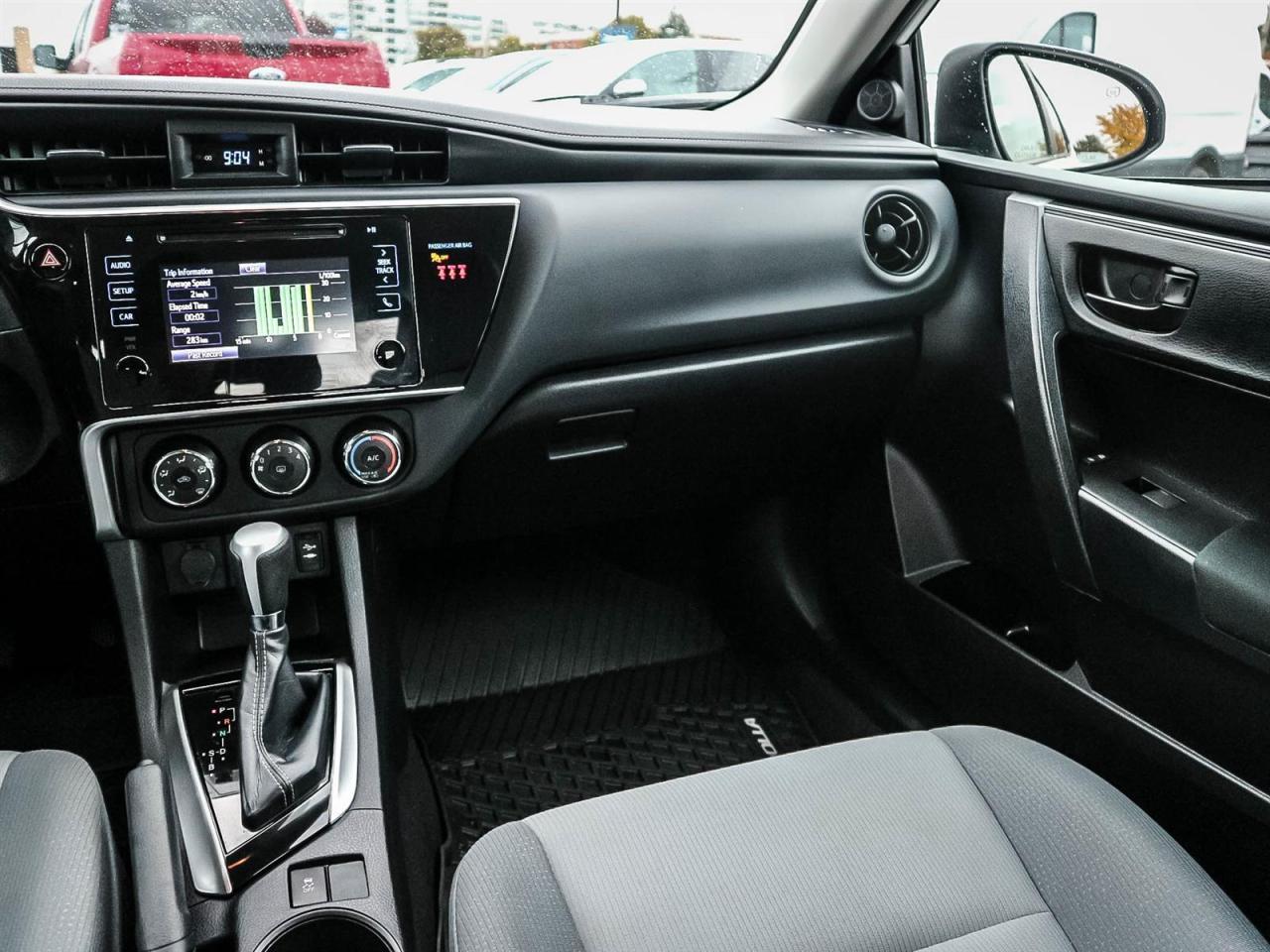 2019 Toyota Corolla SE CVT| LOW KM| CLEAN TITLE| SCREEN| BLUETOOTH Photo