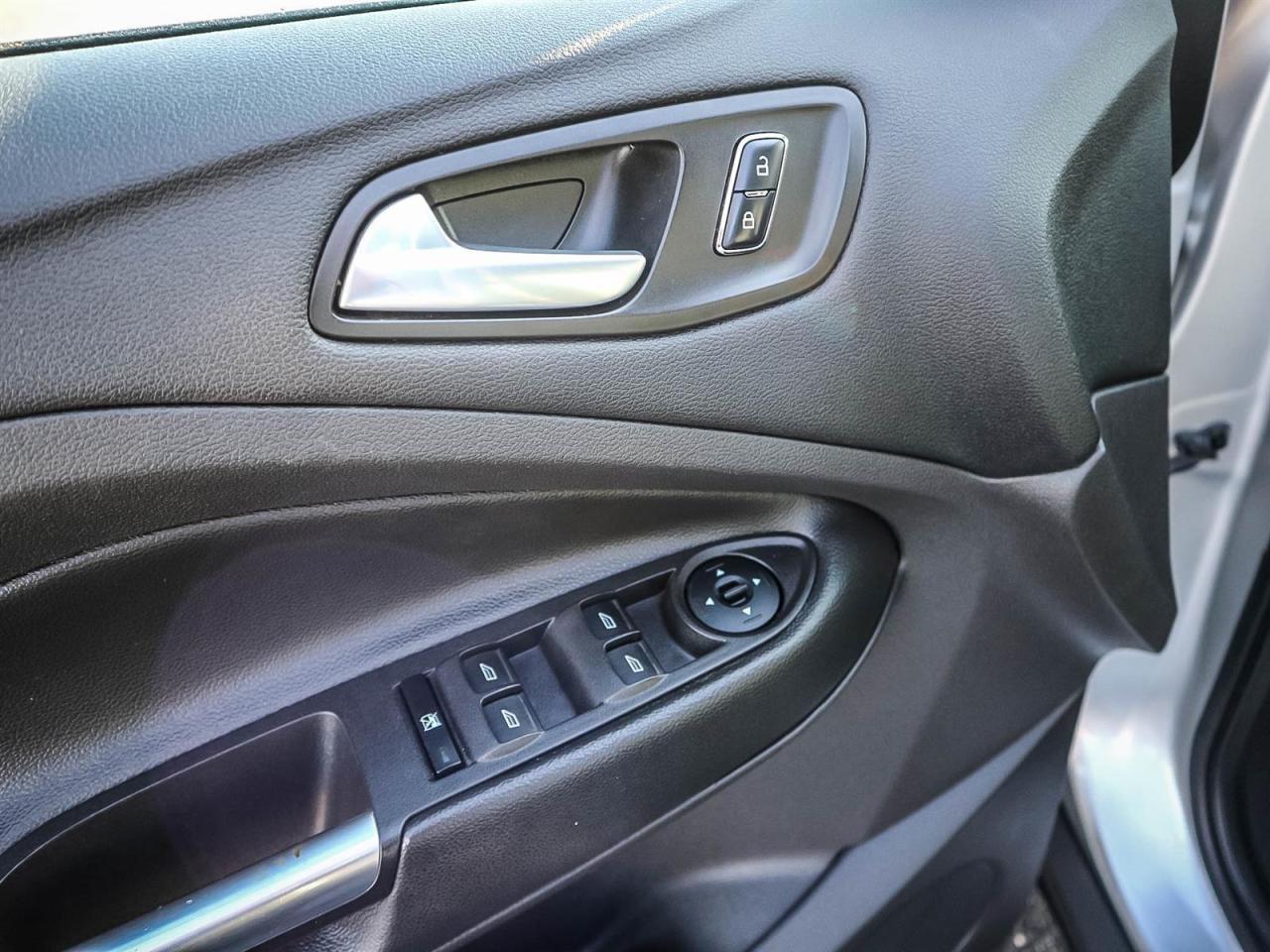 2016 Ford Escape SE|SYNC|BLUETOOTH| HEATED SEATS|REV CAM Photo