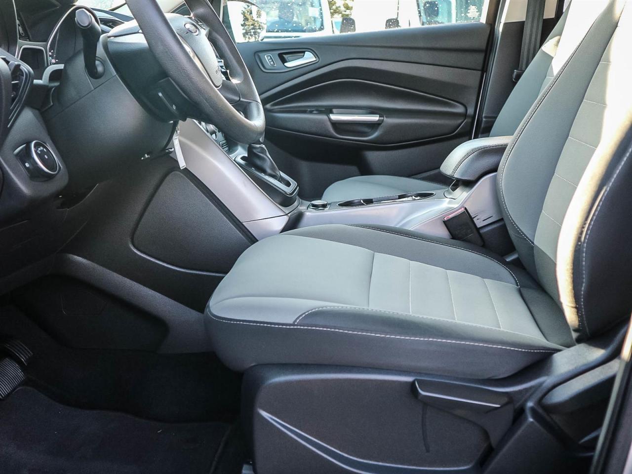 2016 Ford Escape SE|SYNC|BLUETOOTH| HEATED SEATS|REV CAM Photo