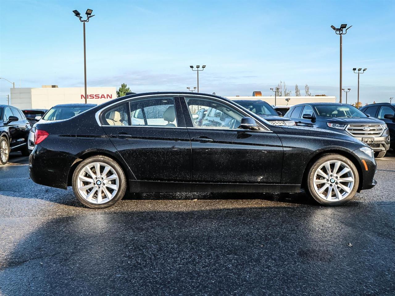 2016 BMW 328i AWD| NAV| ROOF| LEATHER| LOW KM Photo3