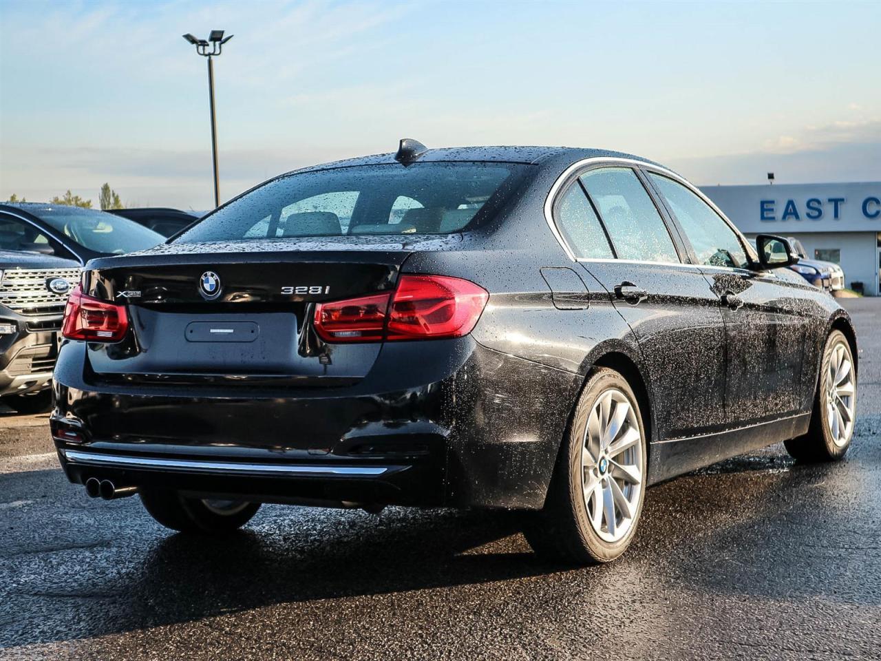 2016 BMW 328i AWD| NAV| ROOF| LEATHER| LOW KM Photo