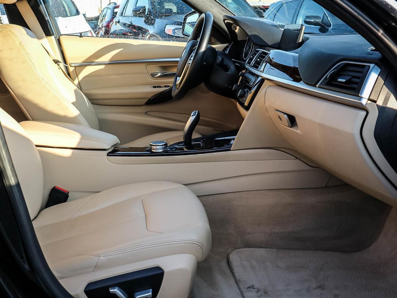 2016 BMW 328i AWD| NAV| ROOF| LEATHER| LOW KM Photo