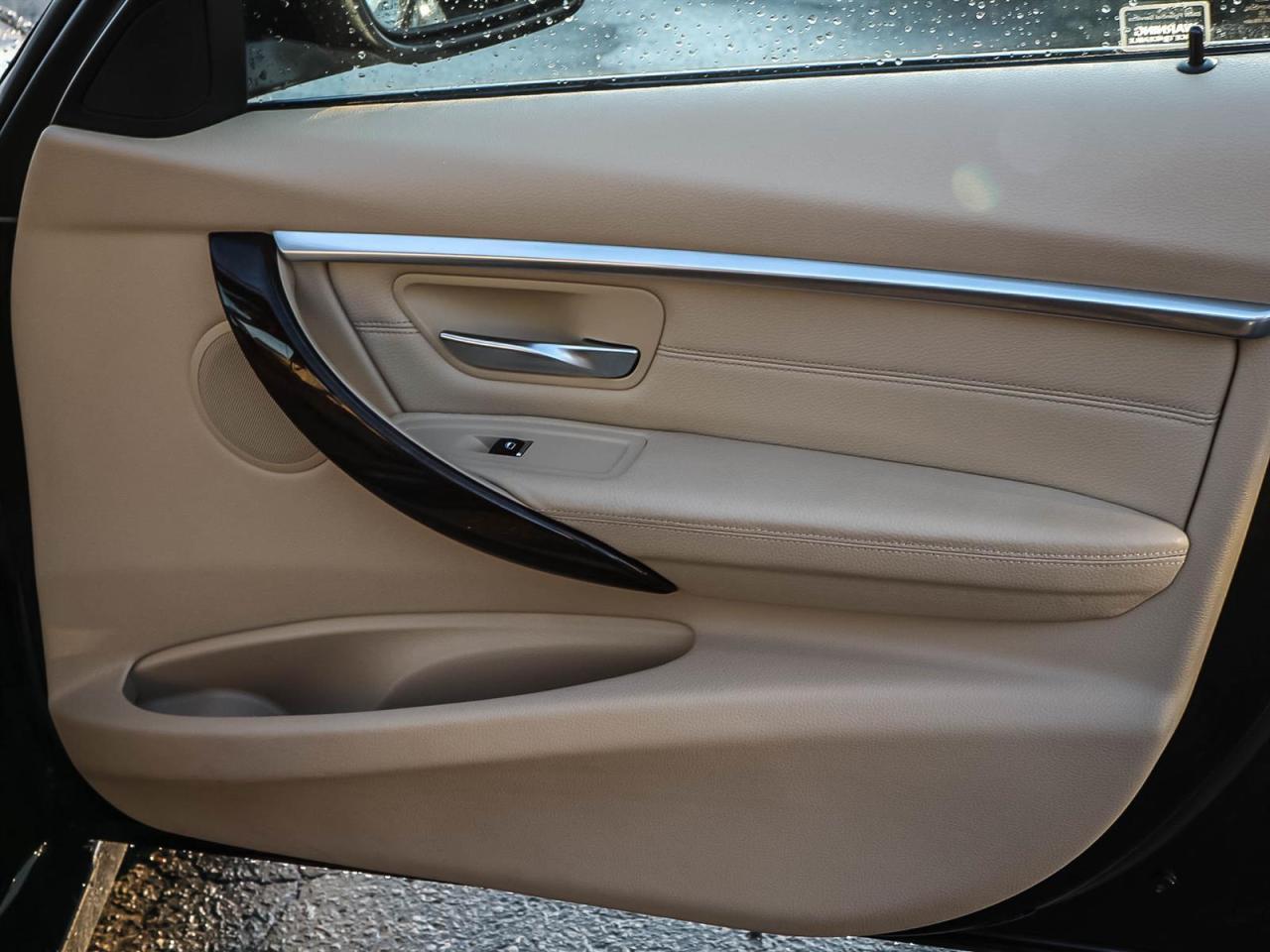 2016 BMW 328i AWD| NAV| ROOF| LEATHER| LOW KM Photo