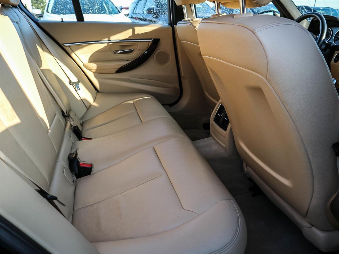 2016 BMW 328i AWD| NAV| ROOF| LEATHER| LOW KM Photo