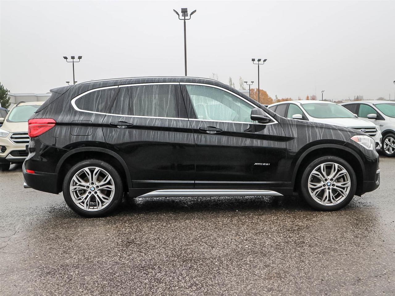 2018 BMW X1 28i AWD| NAV| ROOF| LEATHER| BMW ASSIST| HUD DISPLAY Photo3