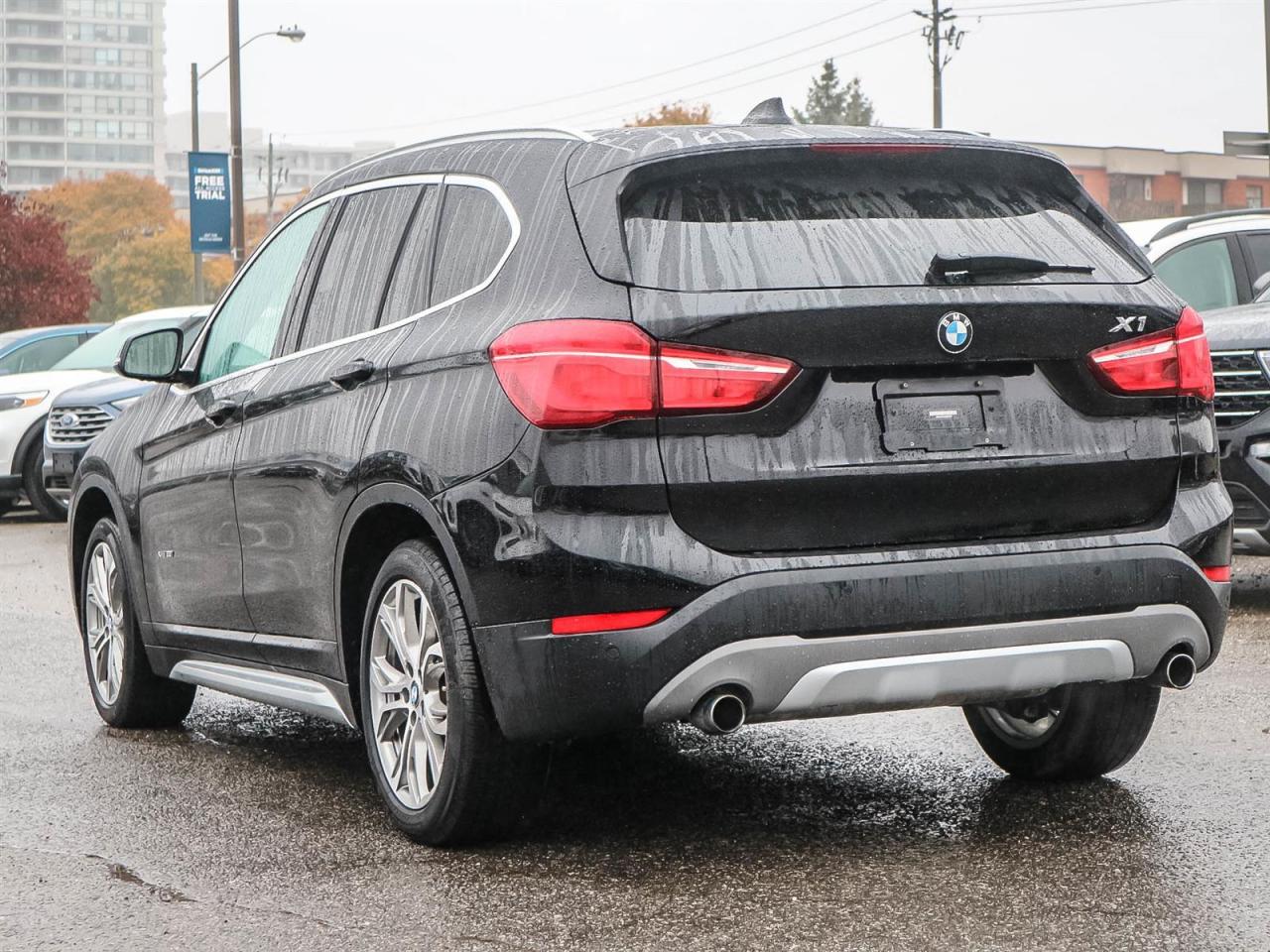 2018 BMW X1 28i AWD| NAV| ROOF| LEATHER| BMW ASSIST| HUD DISPLAY Photo