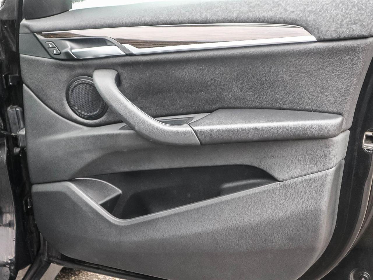 2018 BMW X1 28i AWD| NAV| ROOF| LEATHER| BMW ASSIST| HUD DISPLAY Photo