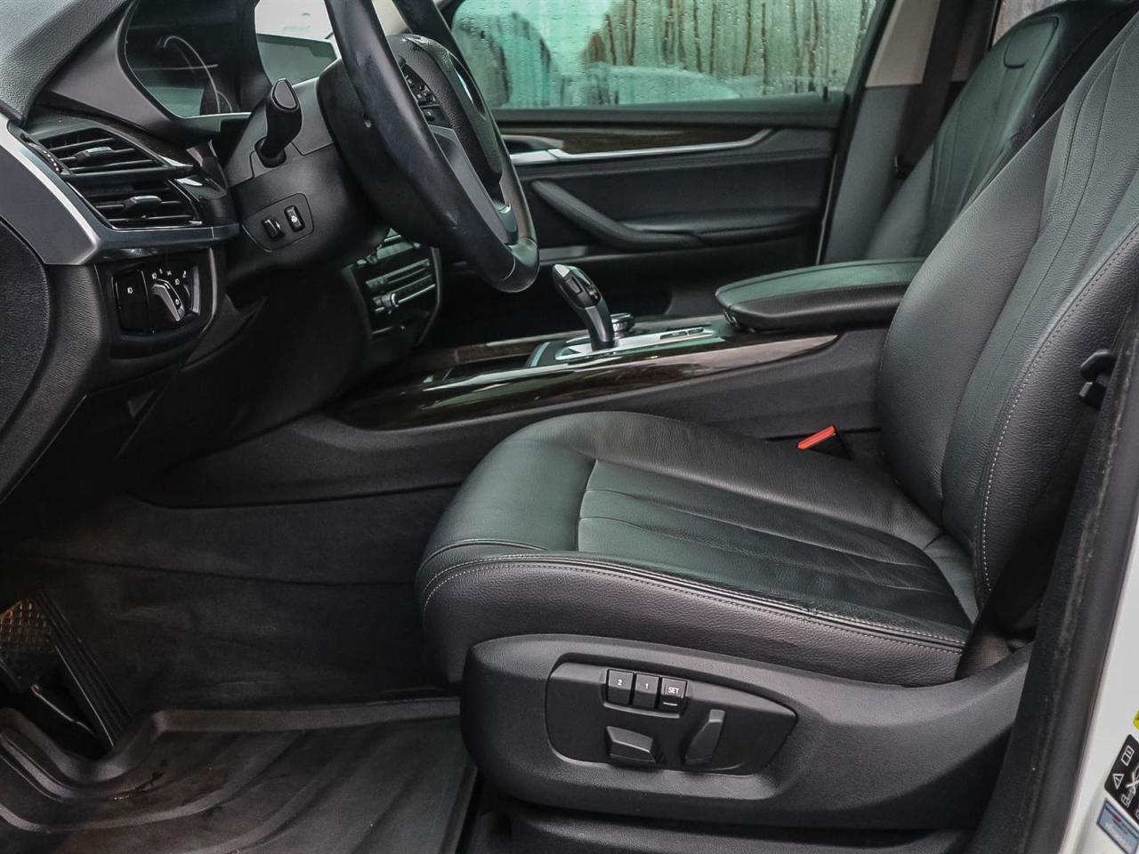 2017 BMW X5 35i AWD| 3.0L| LEATHER| ROOF| NAV| HEAT STEERING Photo
