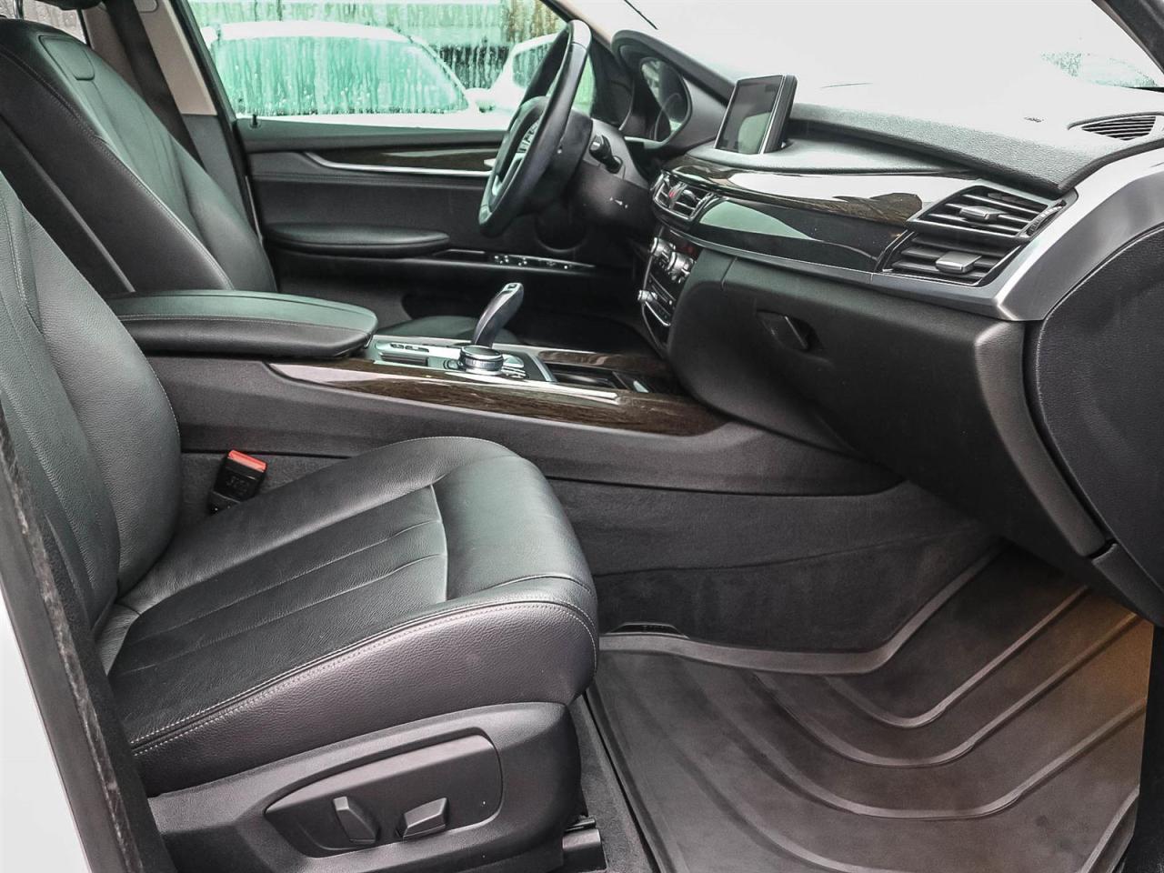 2017 BMW X5 35i AWD| 3.0L| LEATHER| ROOF| NAV| HEAT STEERING Photo