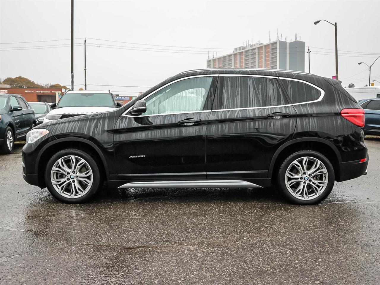 2018 BMW X1 28i AWD| NAV| ROOF| LEATHER| BMW ASSIST| HUD DISPLAY Photo