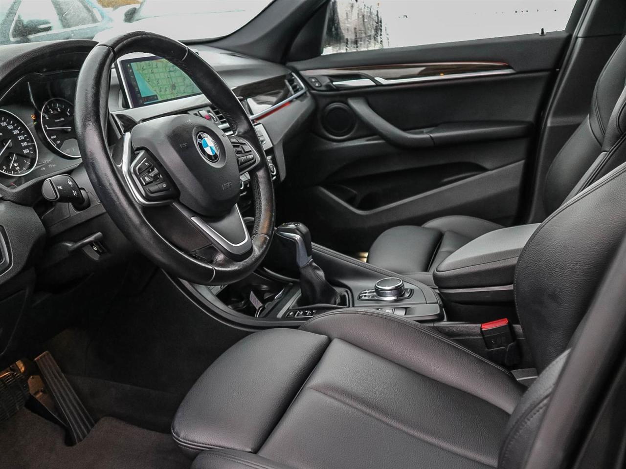 2018 BMW X1 28i AWD| NAV| ROOF| LEATHER| BMW ASSIST| HUD DISPLAY Photo