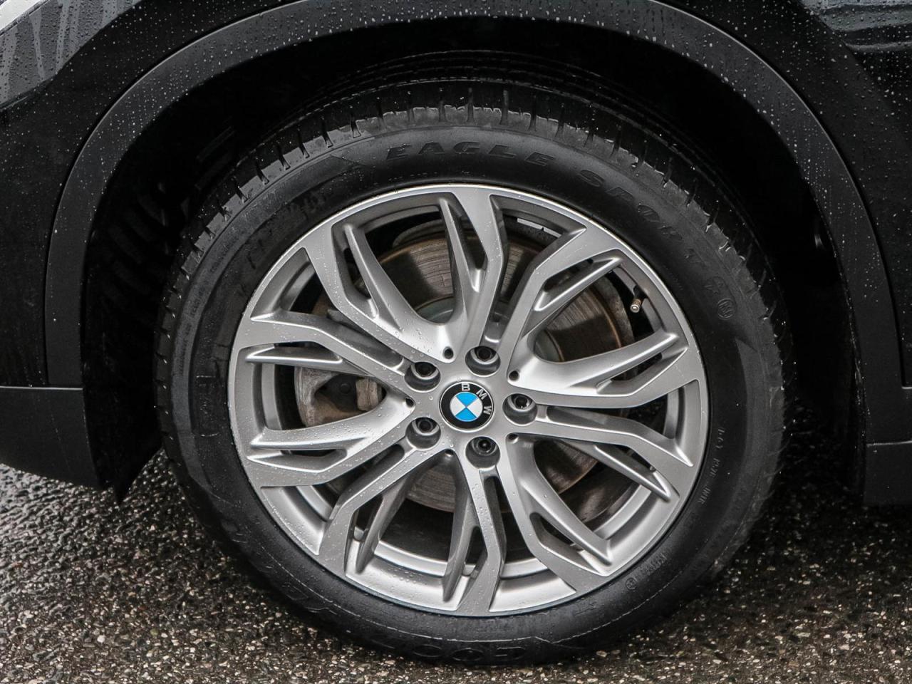 2018 BMW X1 28i AWD| NAV| ROOF| LEATHER| BMW ASSIST| HUD DISPLAY Photo