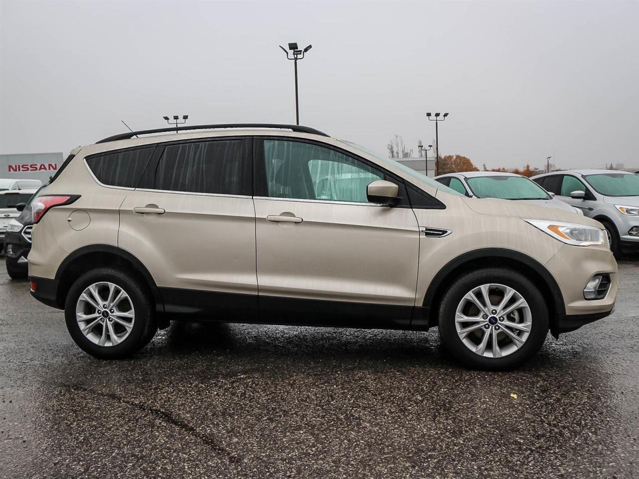 2017 Ford Escape SE CONVENIENCE PCK| NAV| APPLE/ANDROID| DUAL ZONE AC Photo