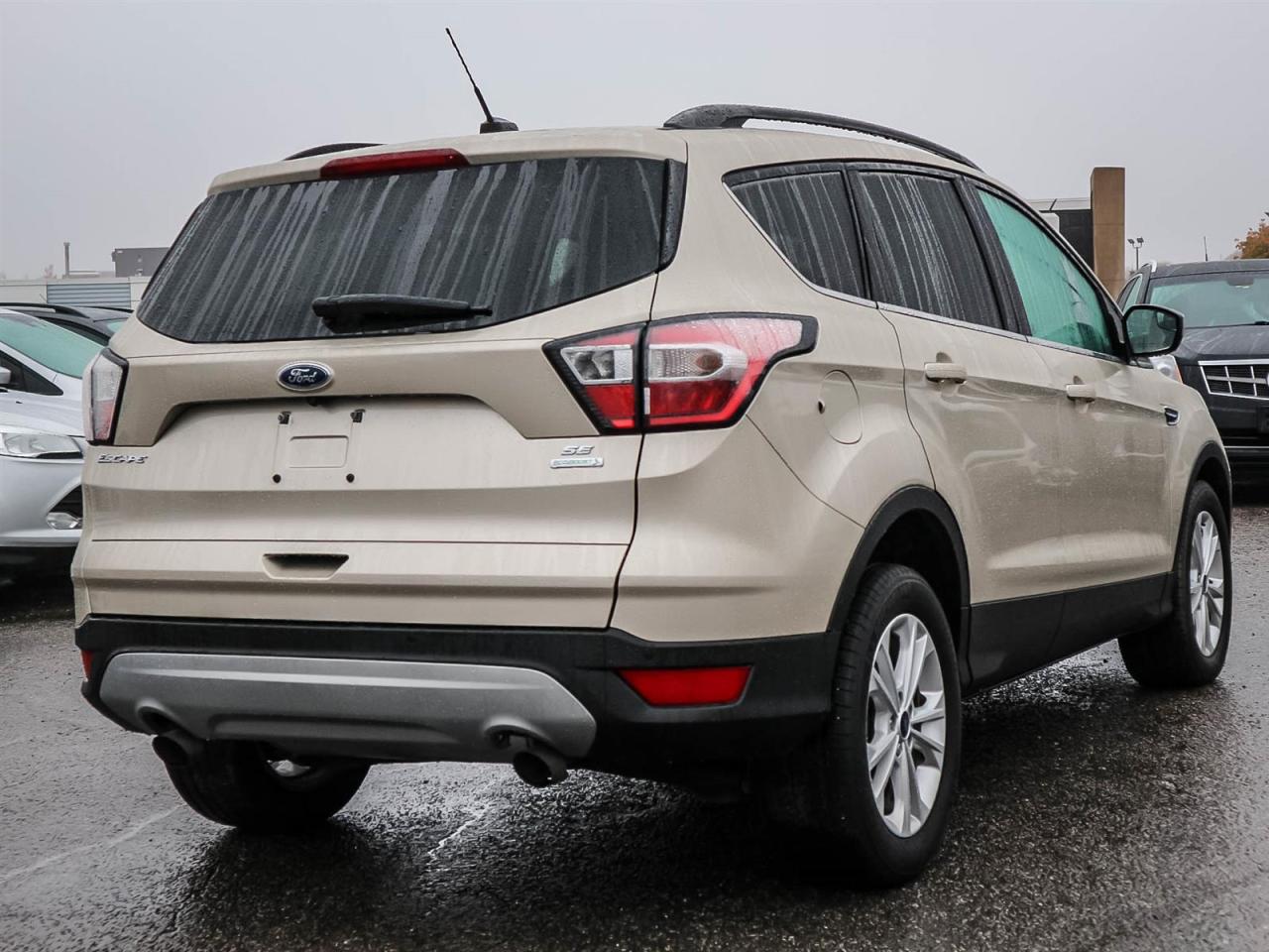 2017 Ford Escape SE CONVENIENCE PCK| NAV| APPLE/ANDROID| DUAL ZONE AC Photo