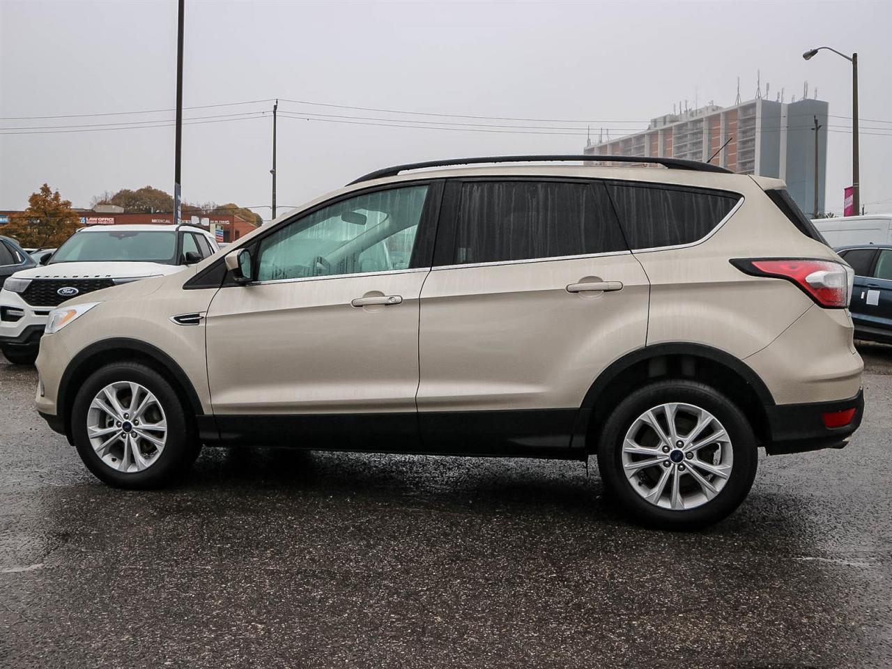 2017 Ford Escape SE CONVENIENCE PCK| NAV| APPLE/ANDROID| DUAL ZONE AC Photo
