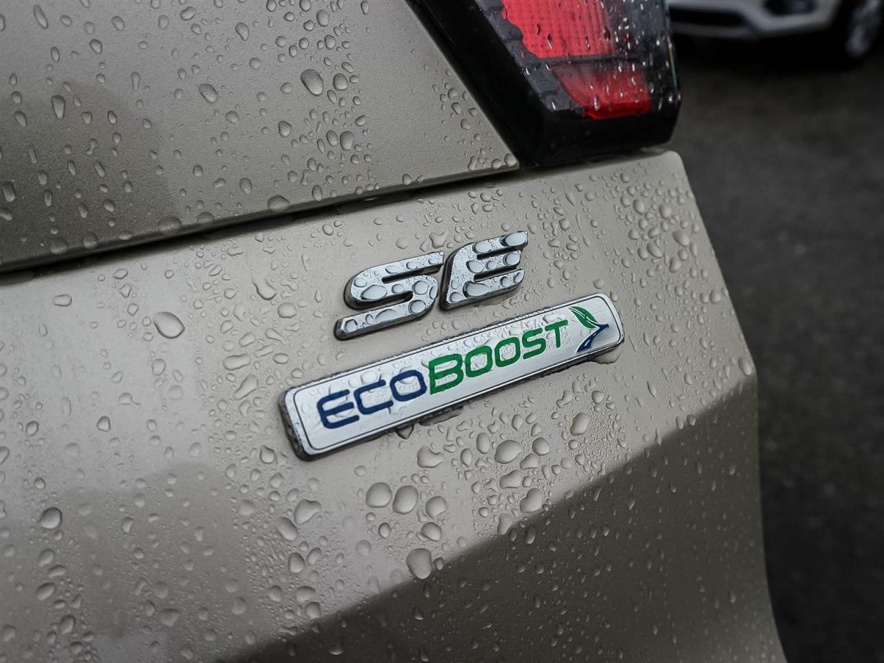 2017 Ford Escape SE CONVENIENCE PCK| NAV| APPLE/ANDROID| DUAL ZONE AC Photo