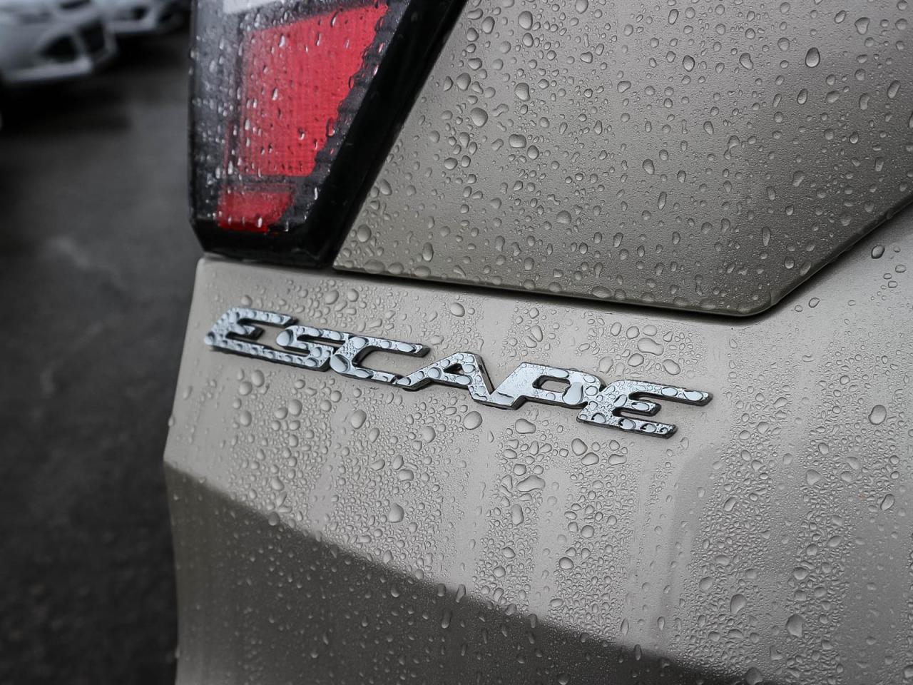 2017 Ford Escape SE CONVENIENCE PCK| NAV| APPLE/ANDROID| DUAL ZONE AC Photo