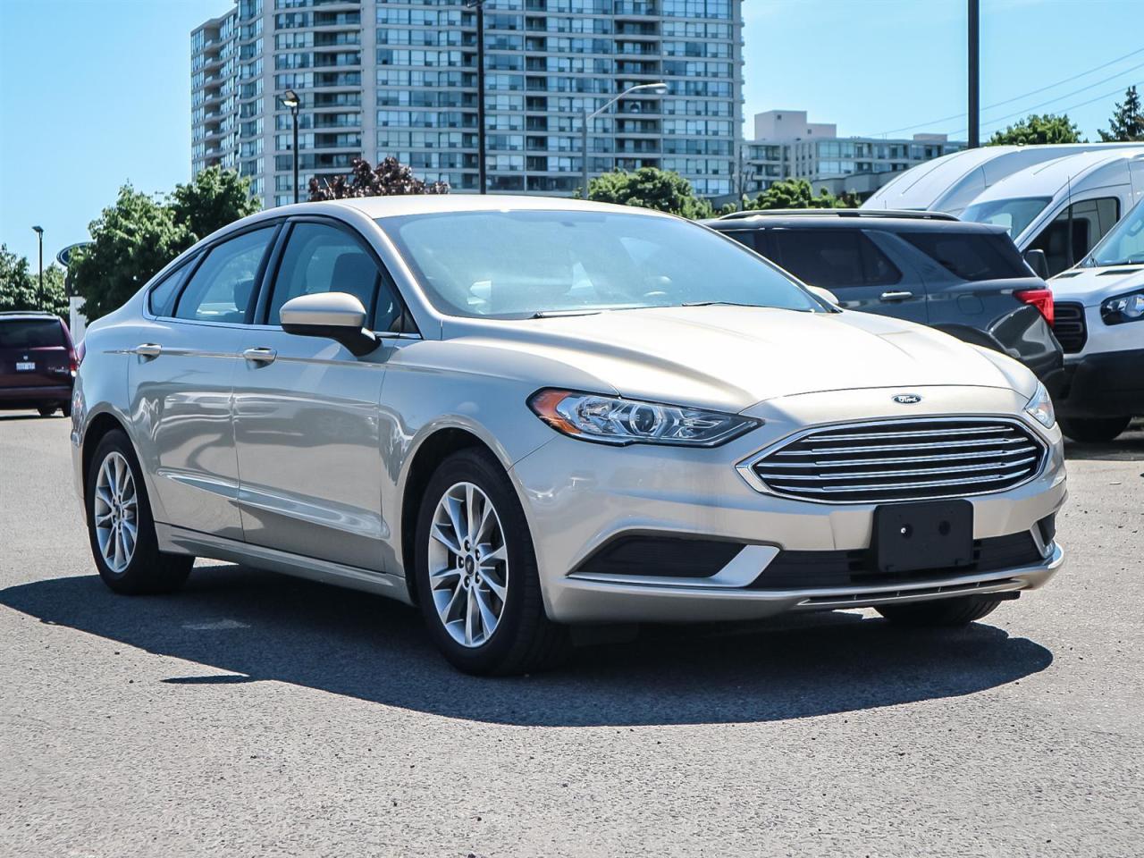 2017 Ford Fusion SE| 2.5L| BLUETOOTH| KEYLESS ENTRY| DAYTIME RUNNING LIGHTS Photo2