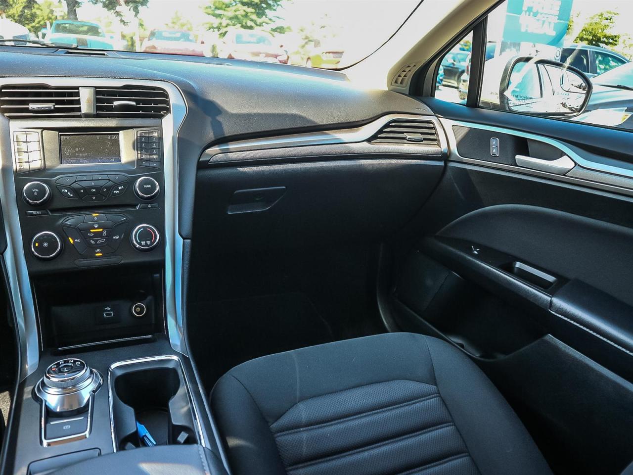 2017 Ford Fusion SE| 2.5L| BLUETOOTH| KEYLESS ENTRY| DAYTIME RUNNING LIGHTS Photo