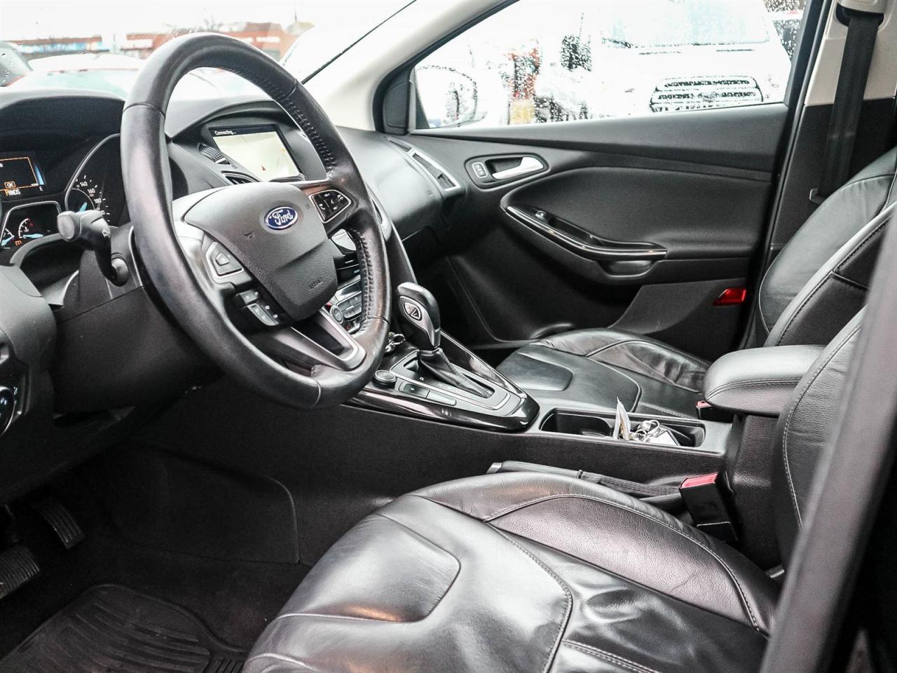 2016 Ford Focus TITANIUM| NAV| ROOF| LEATHER| WINTER PCK| 2.0L Photo