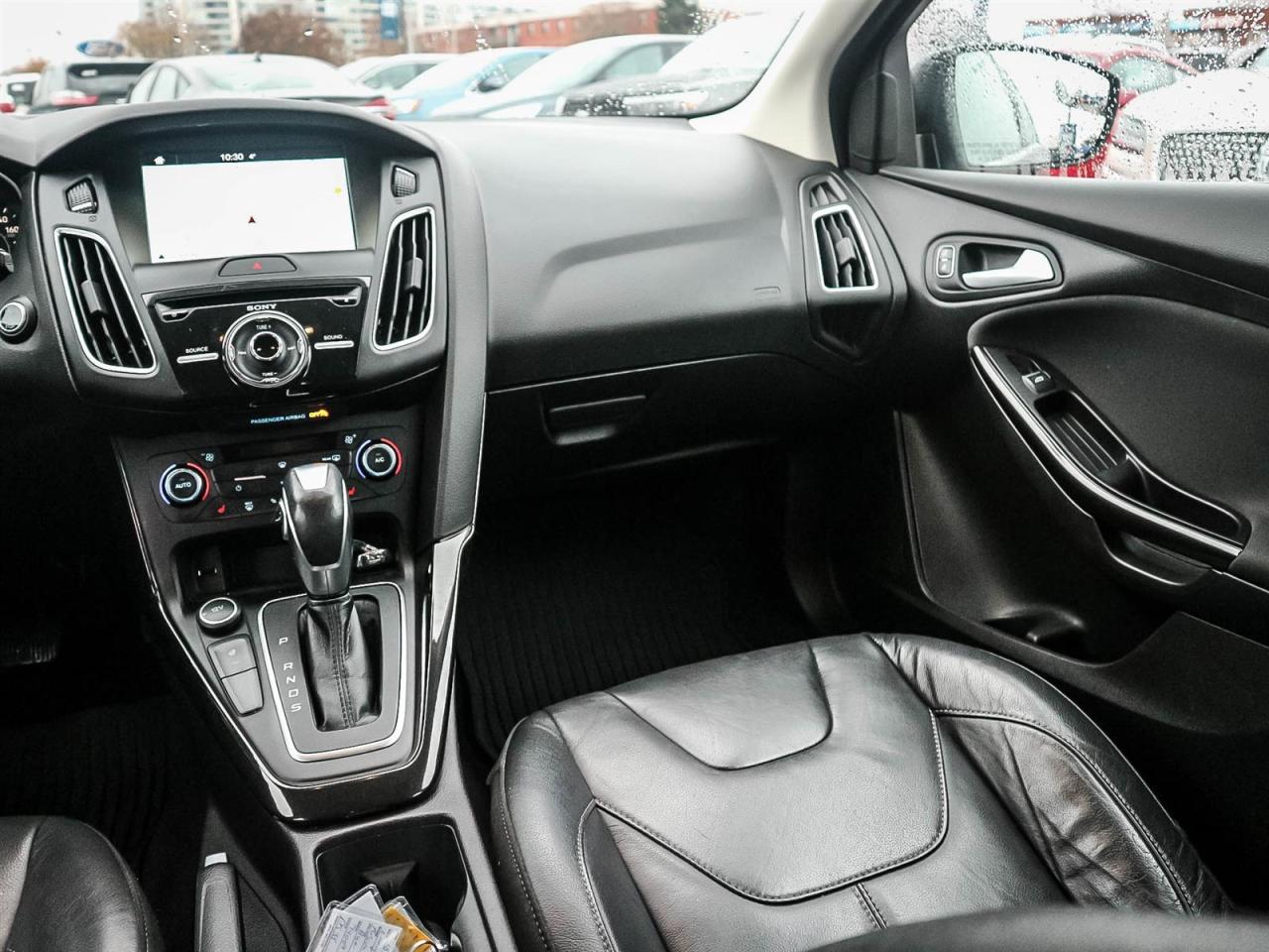 2016 Ford Focus TITANIUM| NAV| ROOF| LEATHER| WINTER PCK| 2.0L Photo