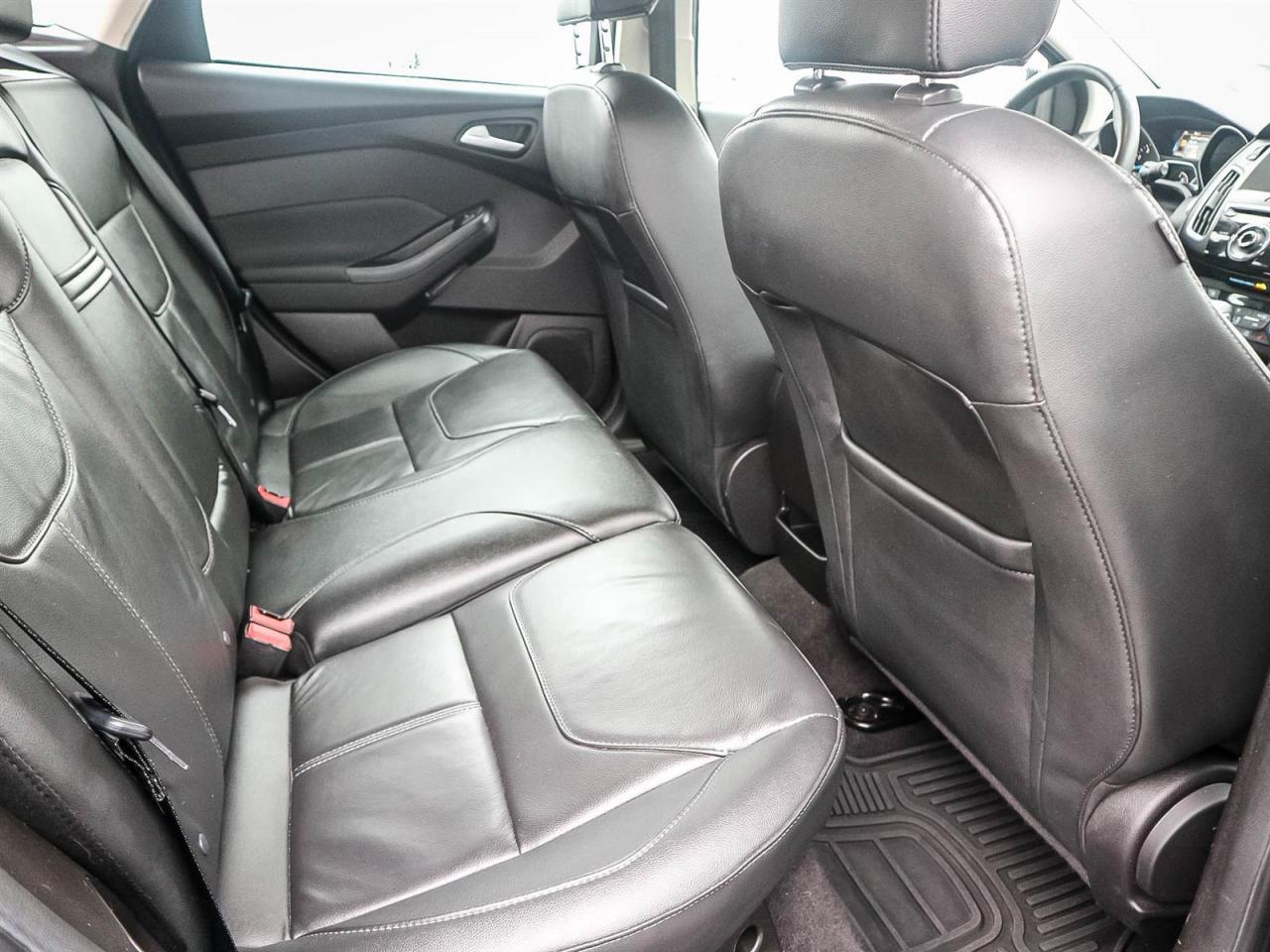 2016 Ford Focus TITANIUM| NAV| ROOF| LEATHER| WINTER PCK| 2.0L Photo