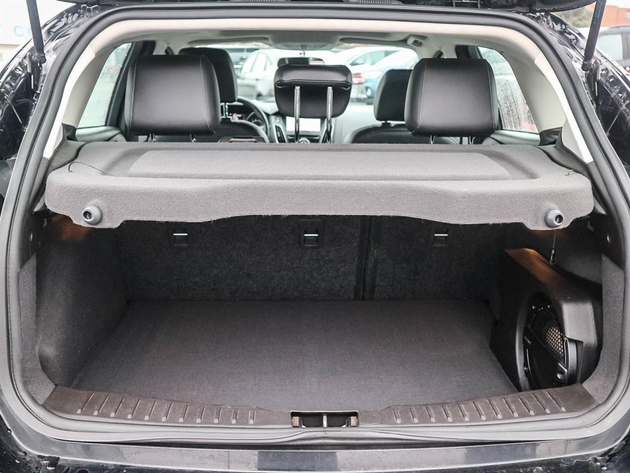 2016 Ford Focus TITANIUM| NAV| ROOF| LEATHER| WINTER PCK| 2.0L Photo